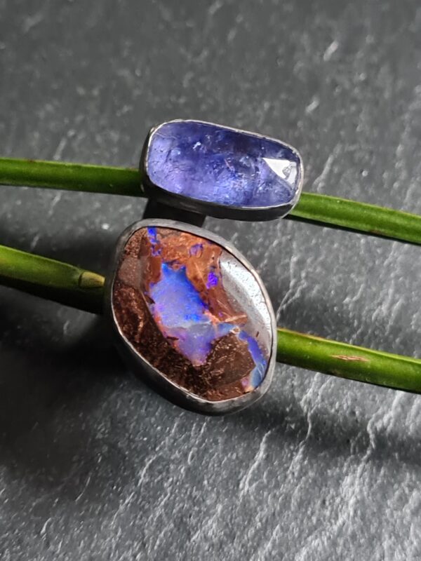 Boulder Opal und Tanzanit Ring
