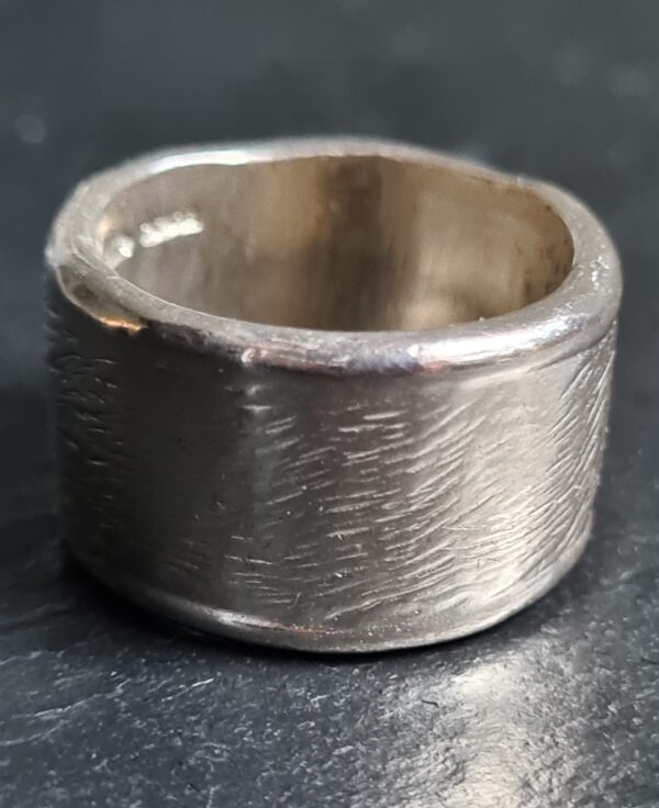 Massiver Baumrinde Ring Silber